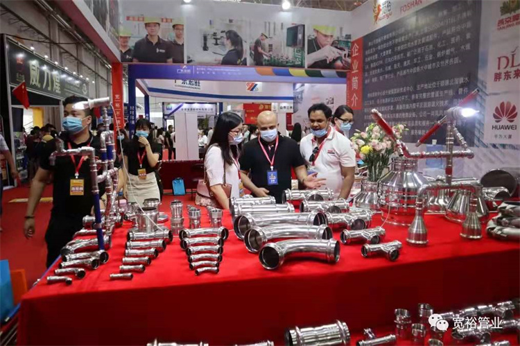 齊全的展會樣品，專業(yè)產(chǎn)品講解，得到了國內(nèi)外客戶的一致贊譽